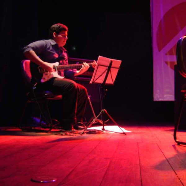 Marcelo Gargaglione e Luis Maffei ao vivo no Teatro do Centro Cultural Justiça Federal - 7/12/2005